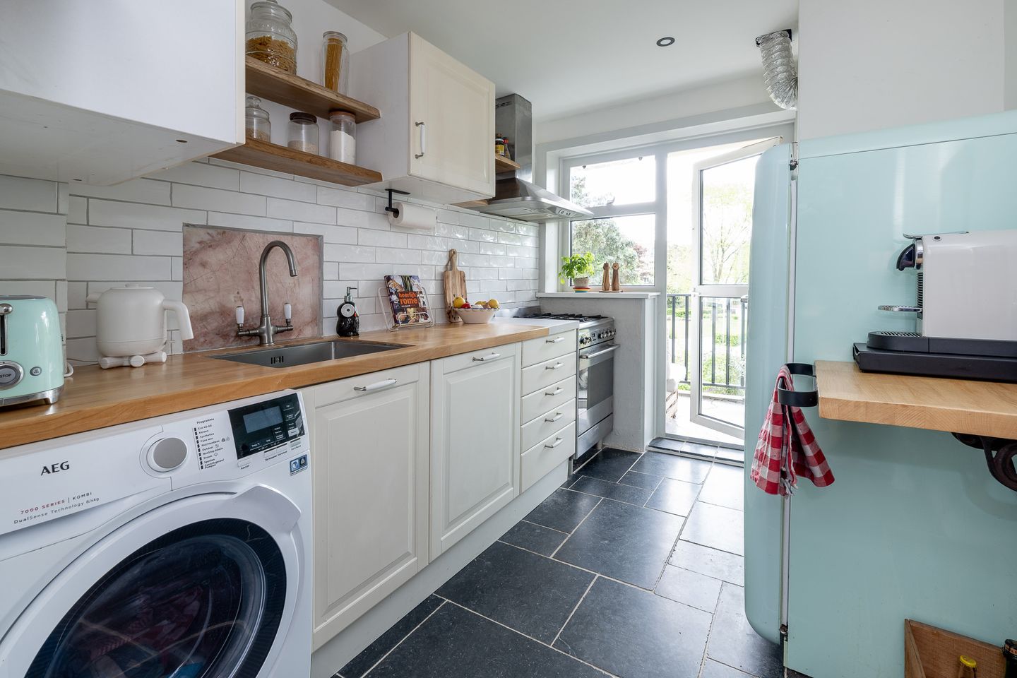 Foto 10 van Van Riebeeckweg 154