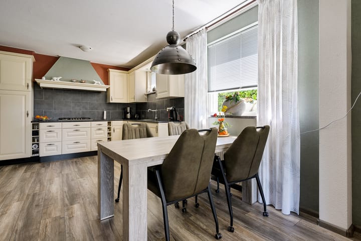 Foto 9 van Schoonebekerstraat 3