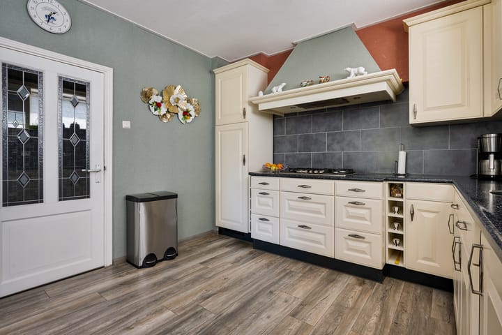 Foto 10 van Schoonebekerstraat 3