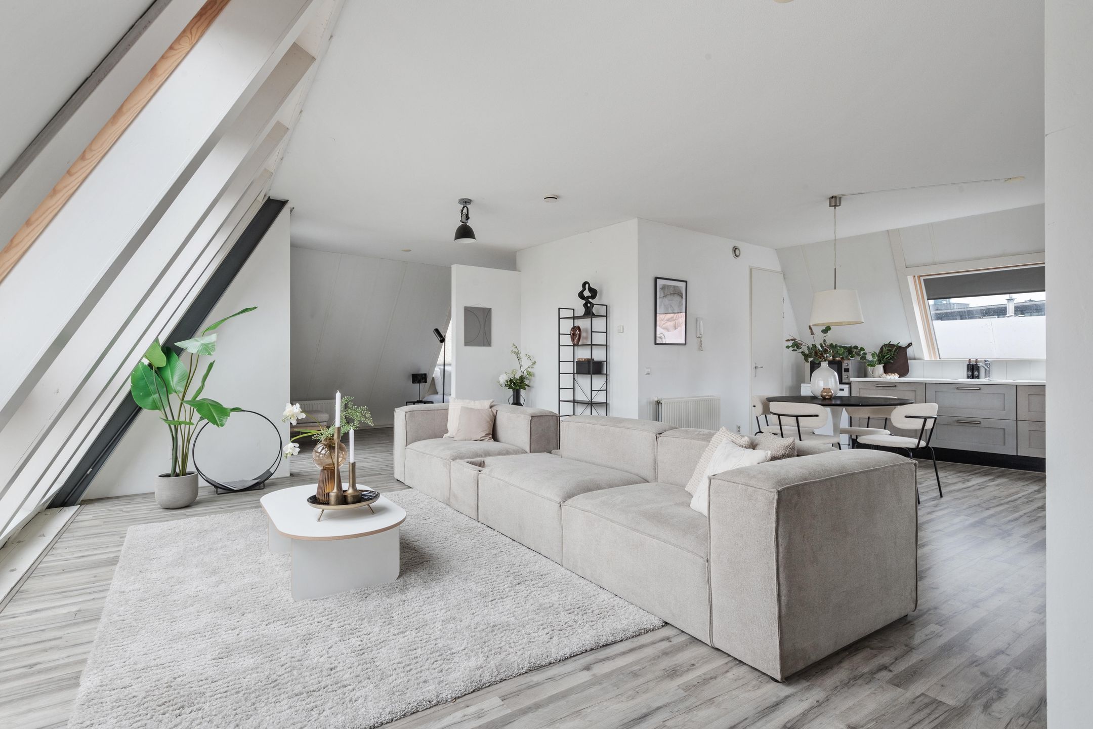 Foto 12 van Essenstraat 9-F