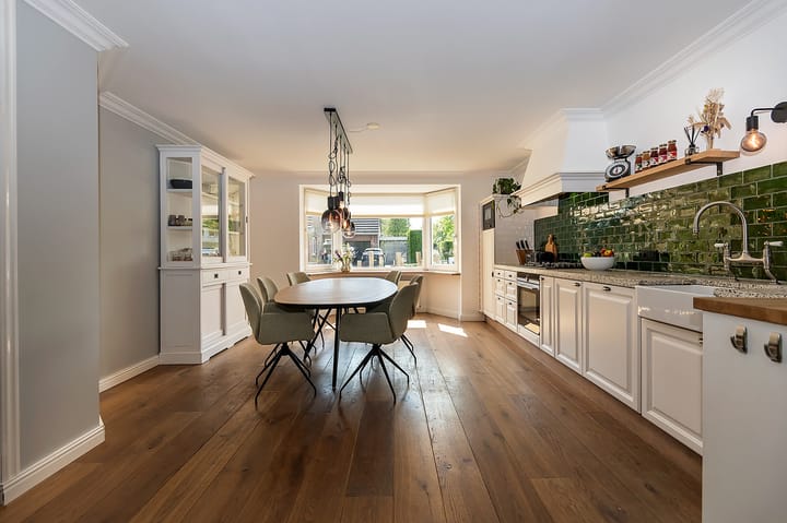 Foto 10 van Den Akker 24