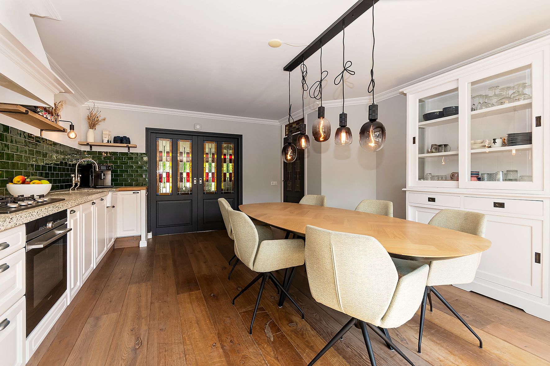 Foto 12 van Den Akker 24