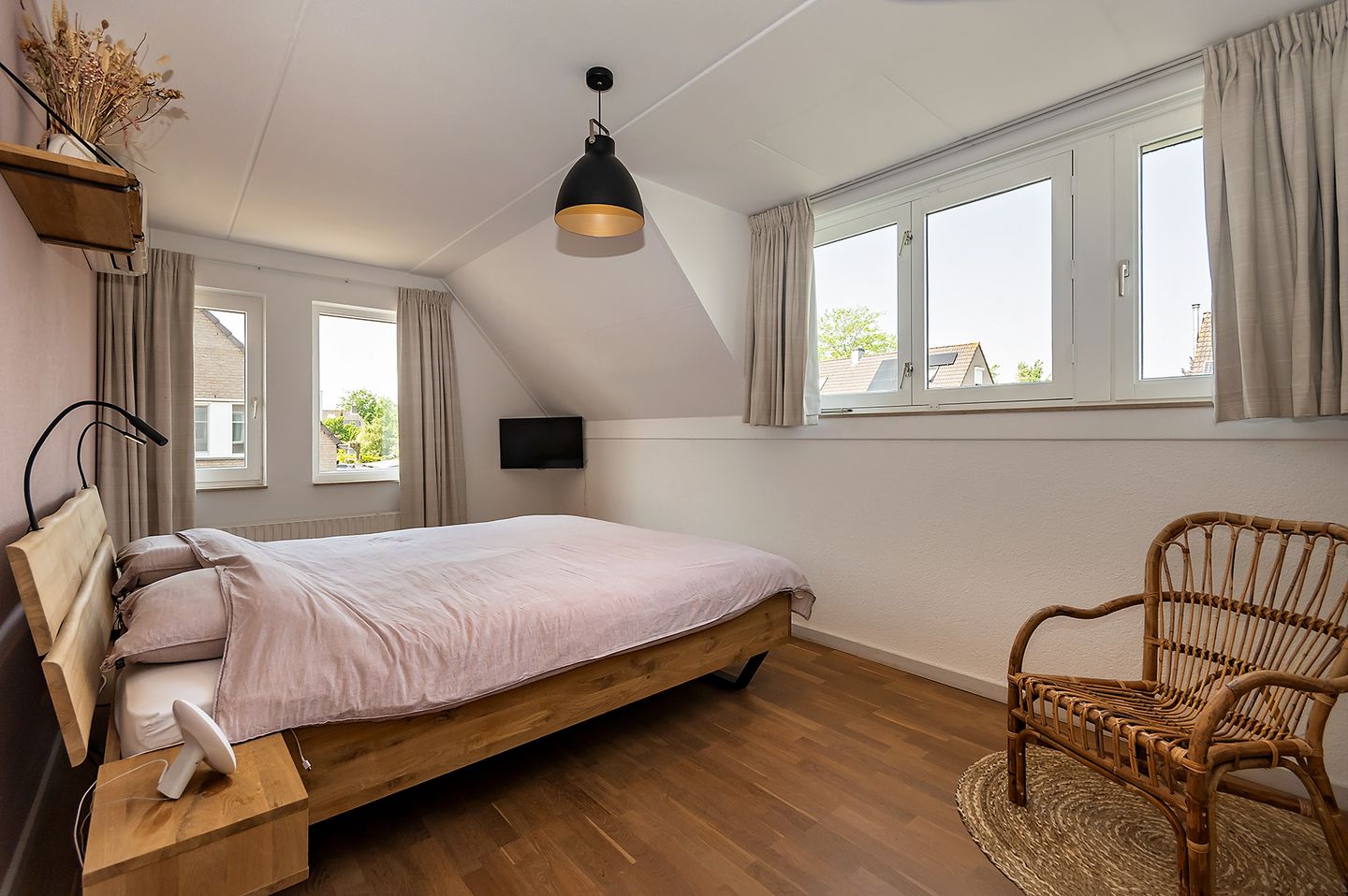 Foto 19 van Den Akker 24