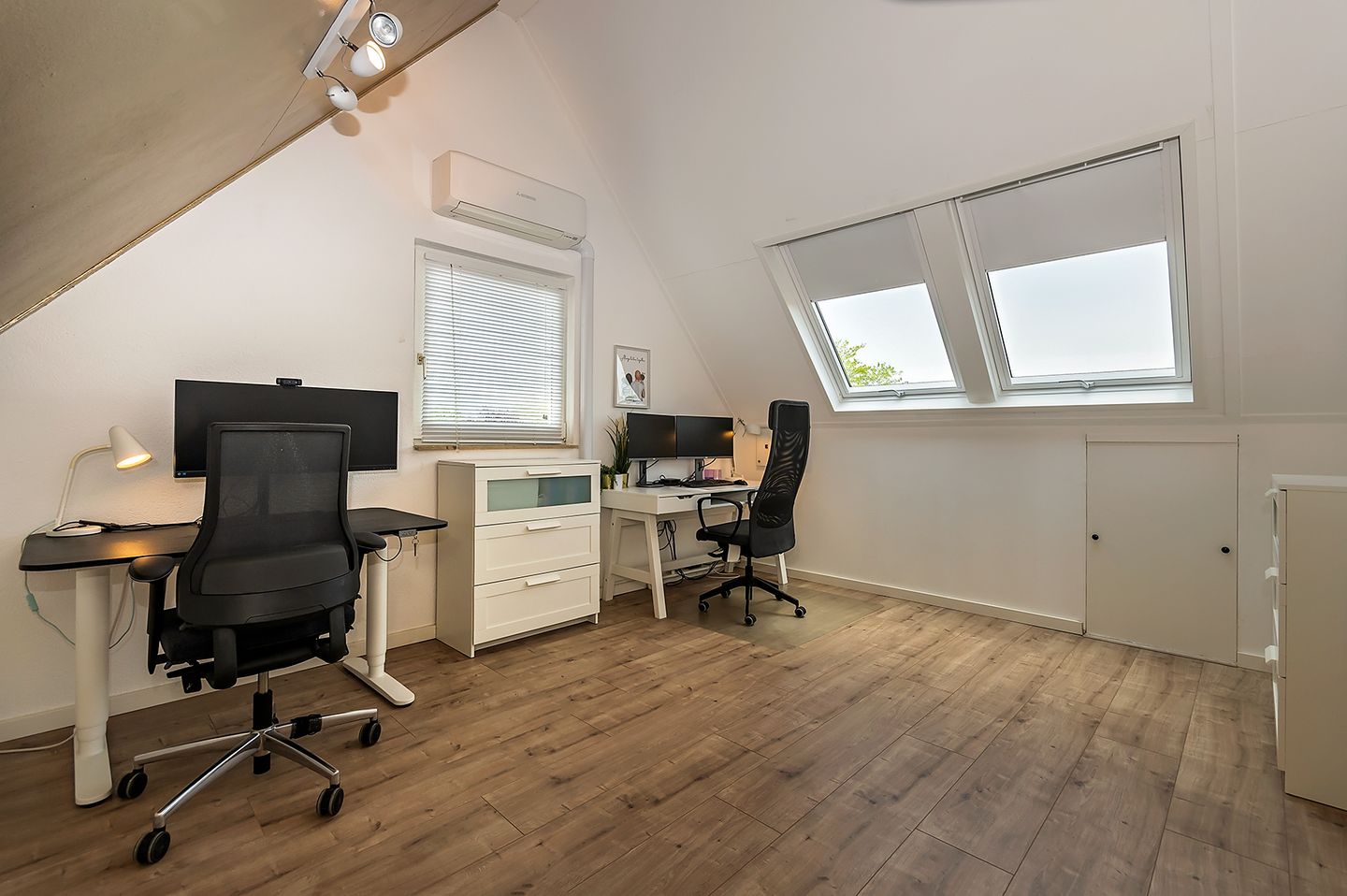 Foto 25 van Den Akker 24