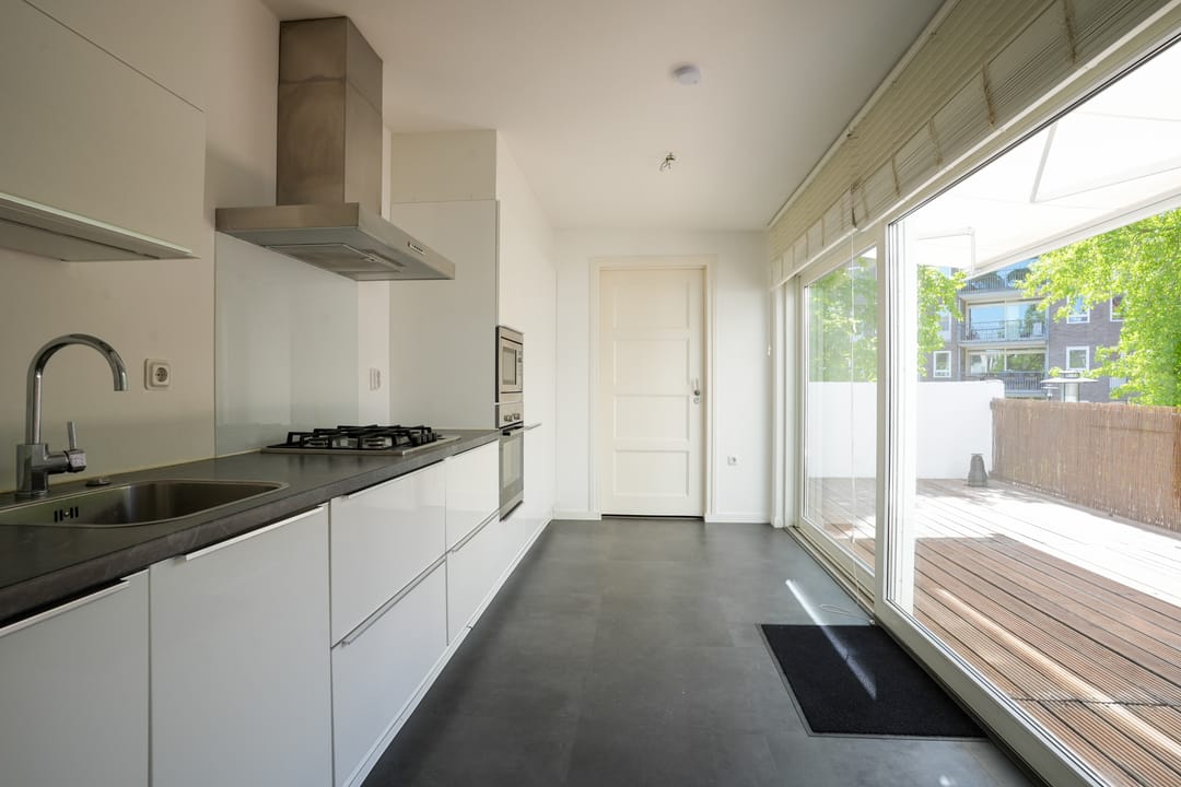 Photo 11 of Rosmolenstraat 12-A
