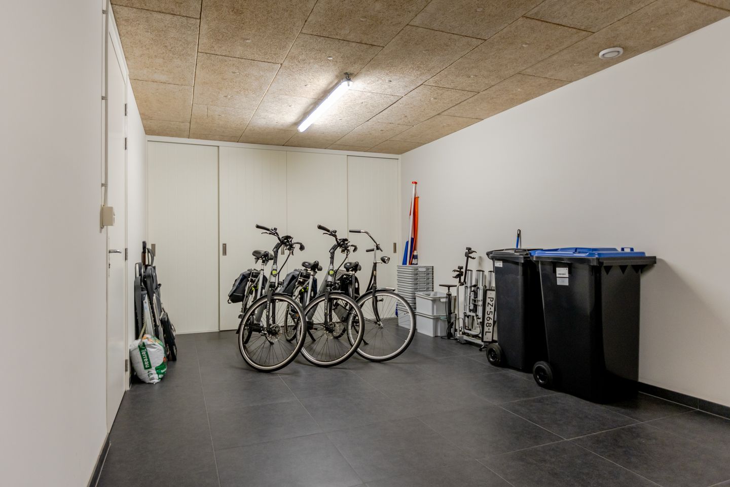 Photo 44 of Lopikersingel 11-F