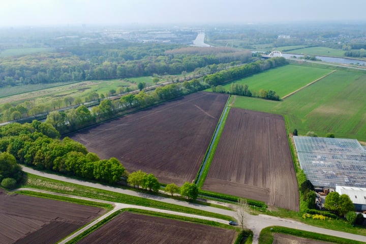 4 percelen omgeving Oosterhout, Den Hout