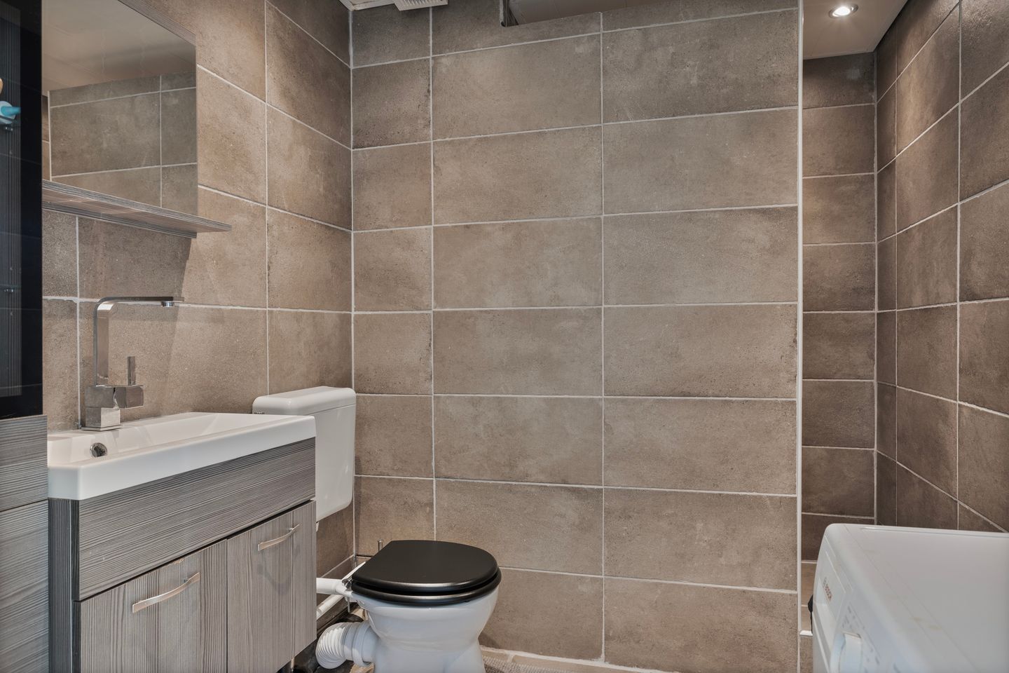 Photo 20 of Schrijnwerkershorst 321