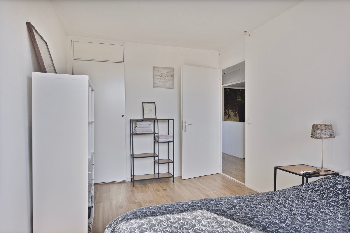 Photo 14 of Schrijnwerkershorst 321