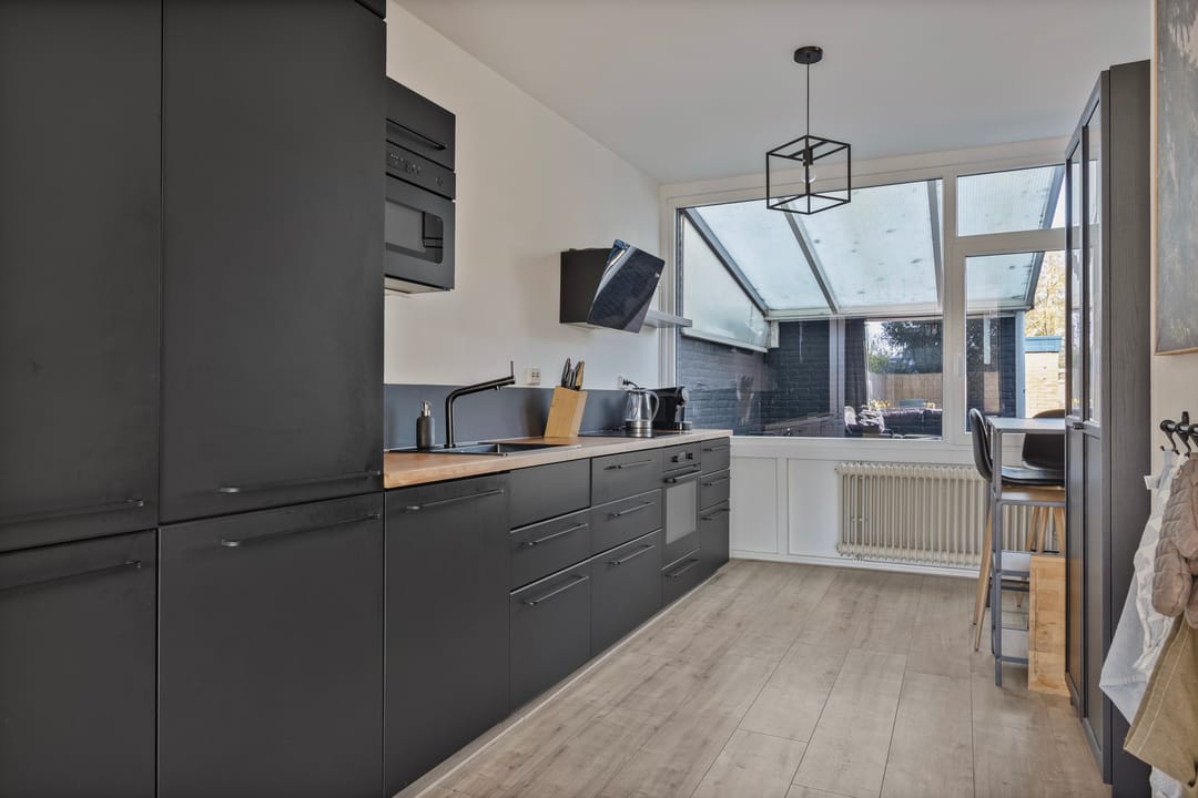 Photo 8 of Schrijnwerkershorst 321