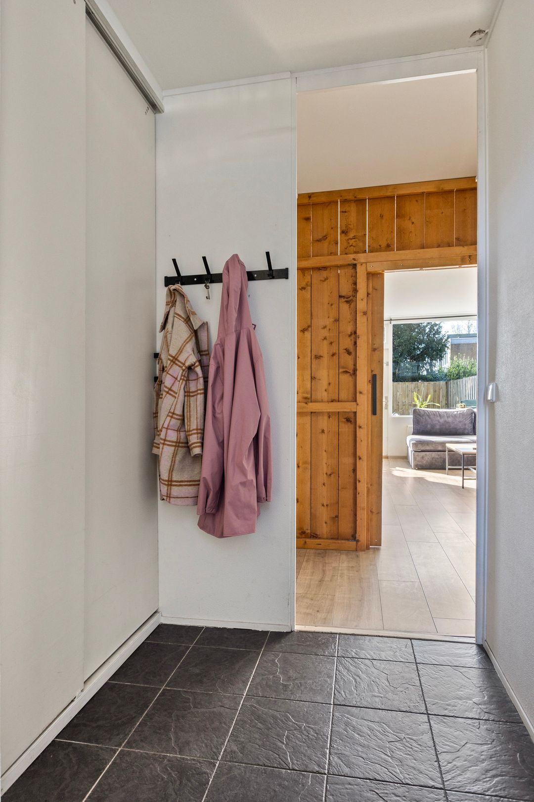 Photo 11 of Schrijnwerkershorst 321