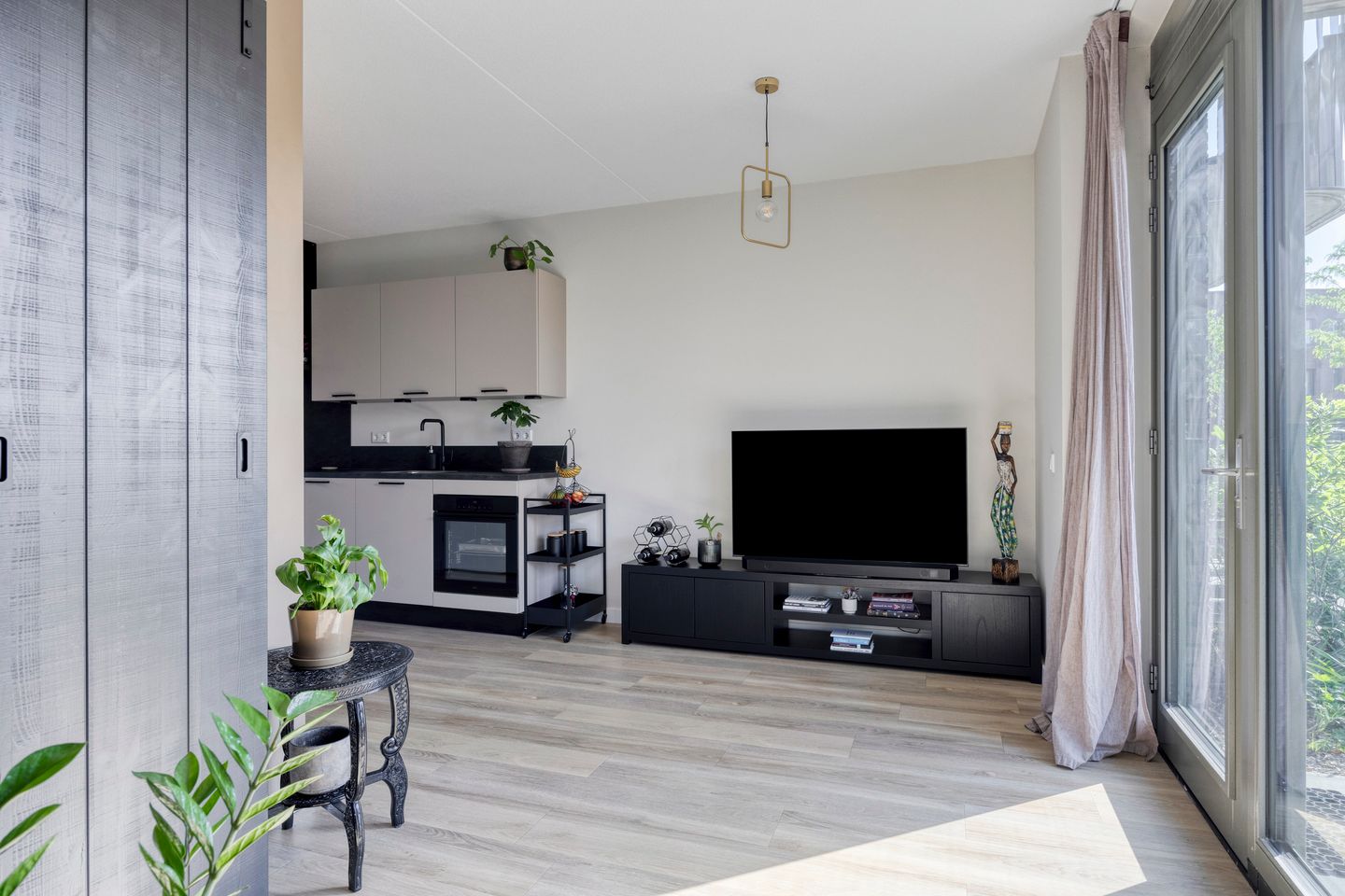 Foto 10 van Nederhemertstraat 15