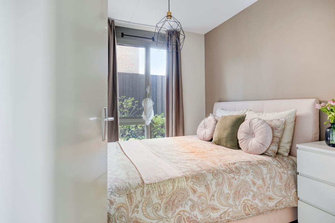 Foto 17 van Nederhemertstraat 15