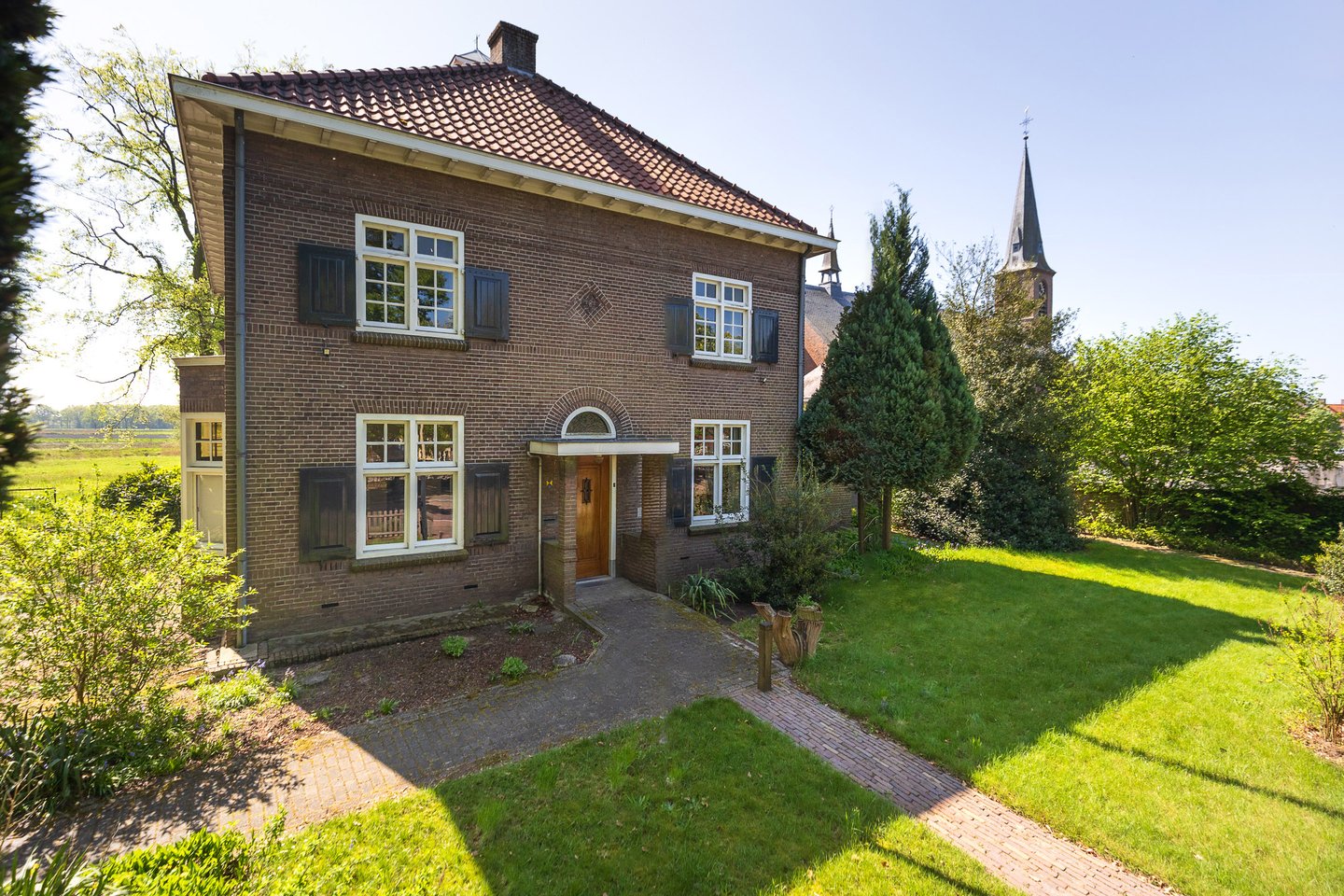 View photo 2 of Dorpsstraat 72