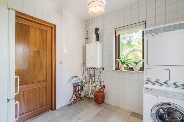 Foto 10 van van Veenweg 82