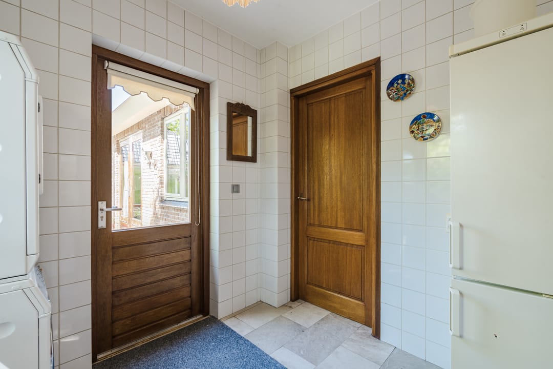 Foto 11 van van Veenweg 82