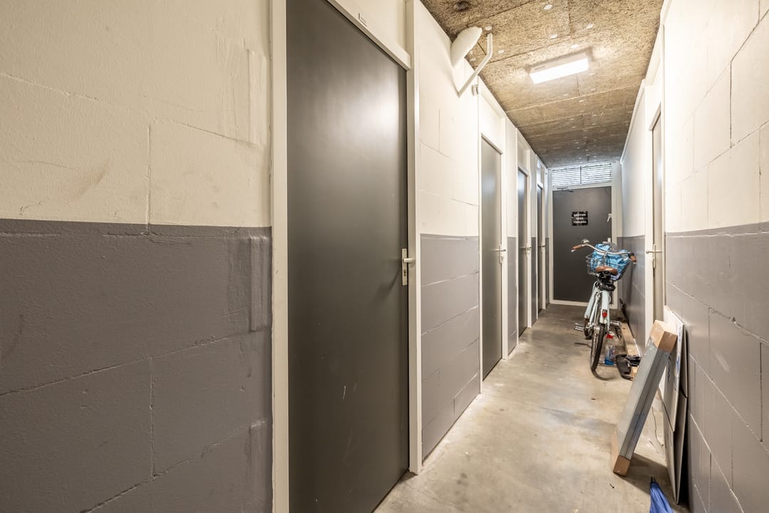 Photo 37 of Haarlemmerweg 493-A