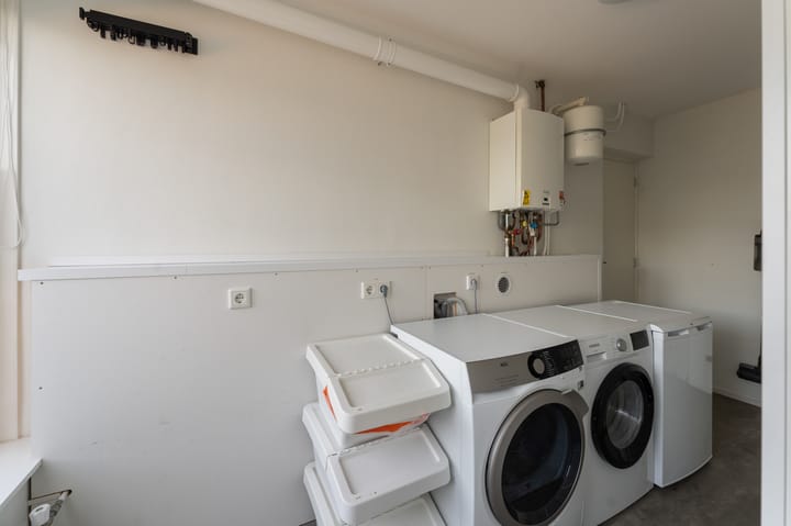 Photo 38 of Schoutstraat 55