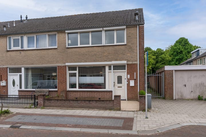 Foto 1 van Zwollestraat 1