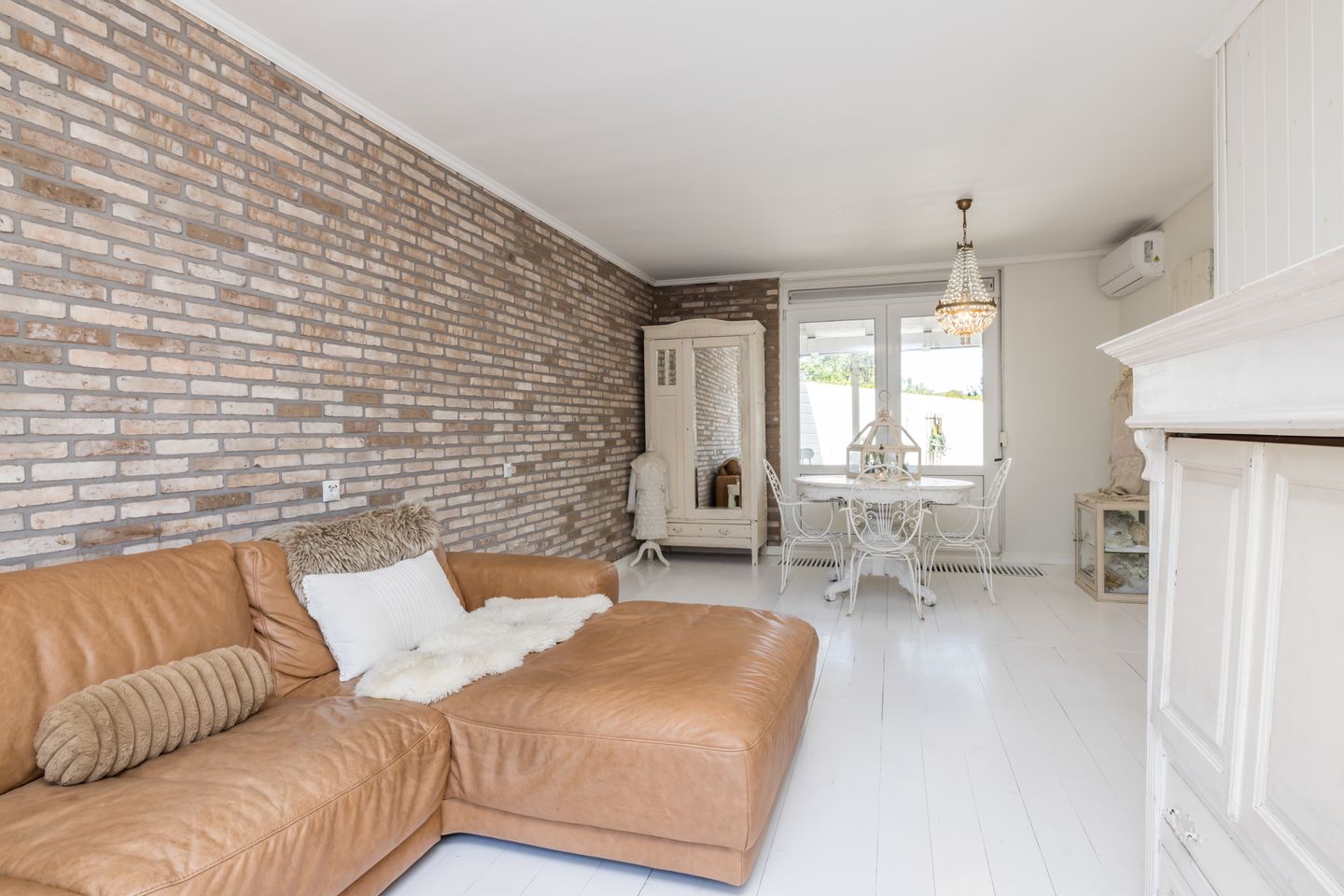 Photo 10 of Dorpstraat 30