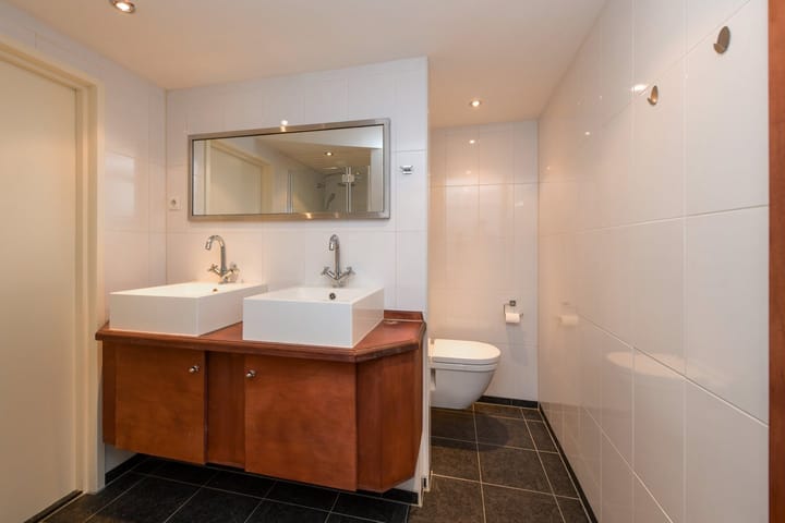 Foto 15 van van Weedestraat 229