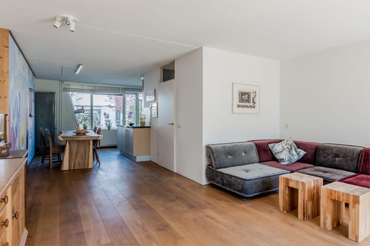 Foto 11 van Van Loghemstraat 24