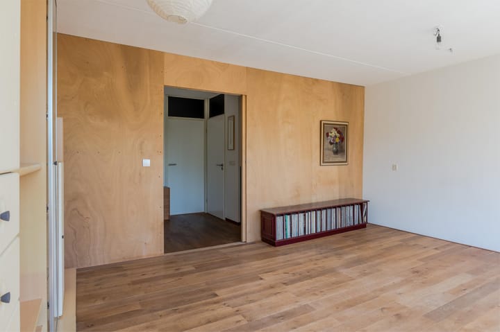 Foto 32 van Van Loghemstraat 24