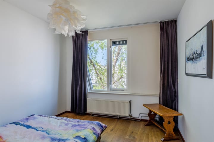 Foto 33 van Van Loghemstraat 24