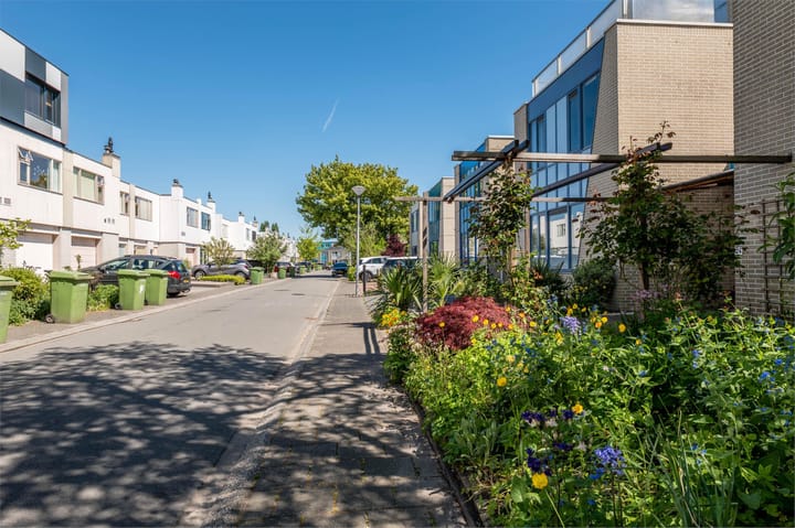 Foto 61 van Van Loghemstraat 24