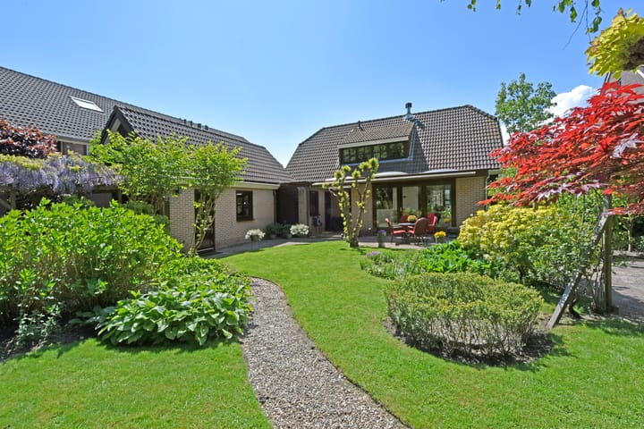 Foto 2 van Van der Leeplein 4