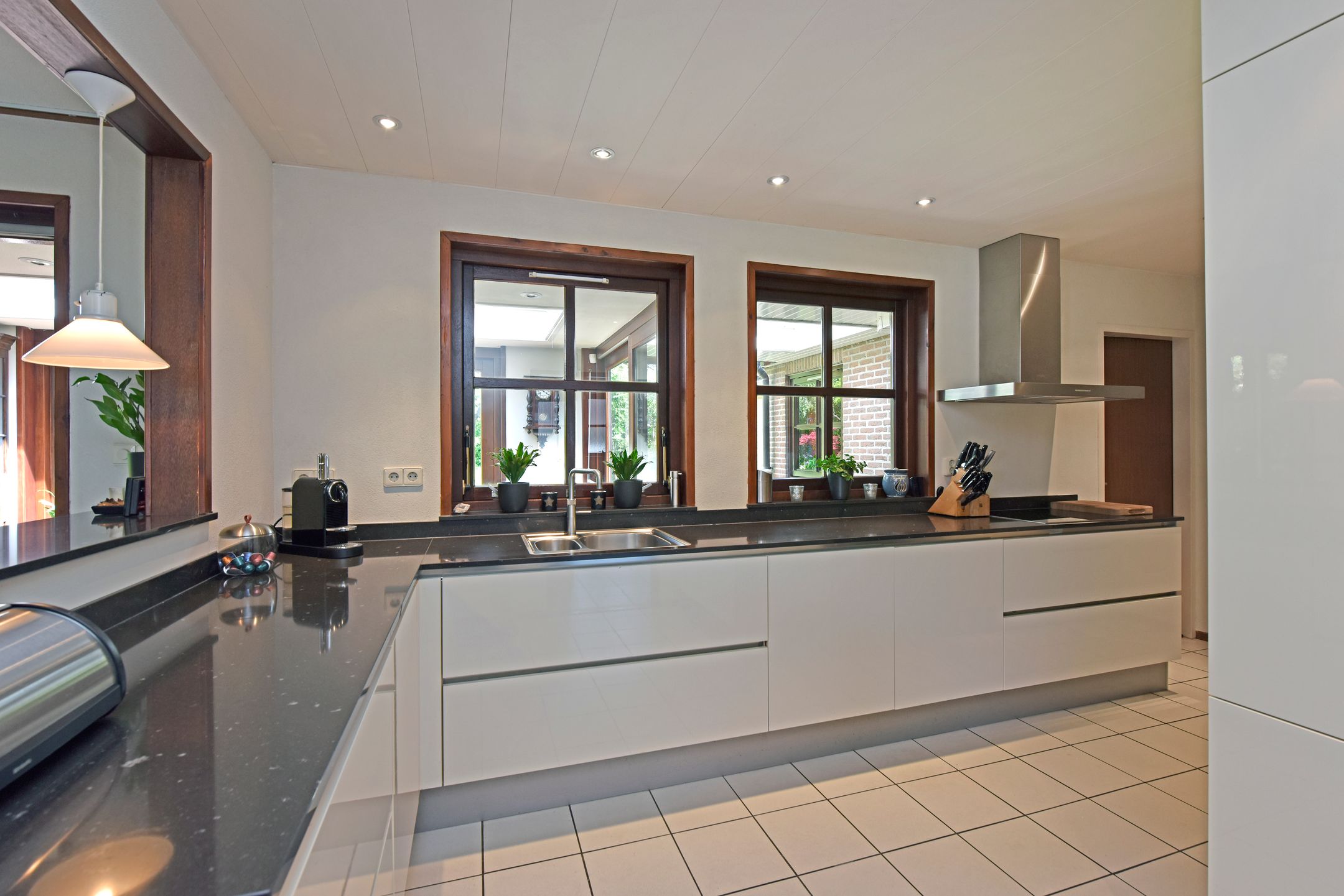 Photo 12 of Van der Leeplein 4