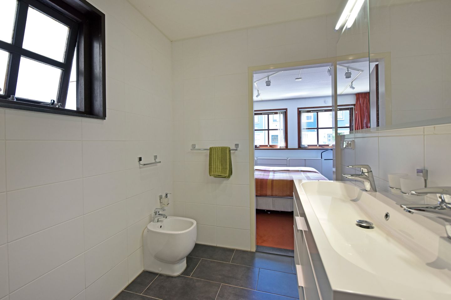 Photo 25 of Van der Leeplein 4