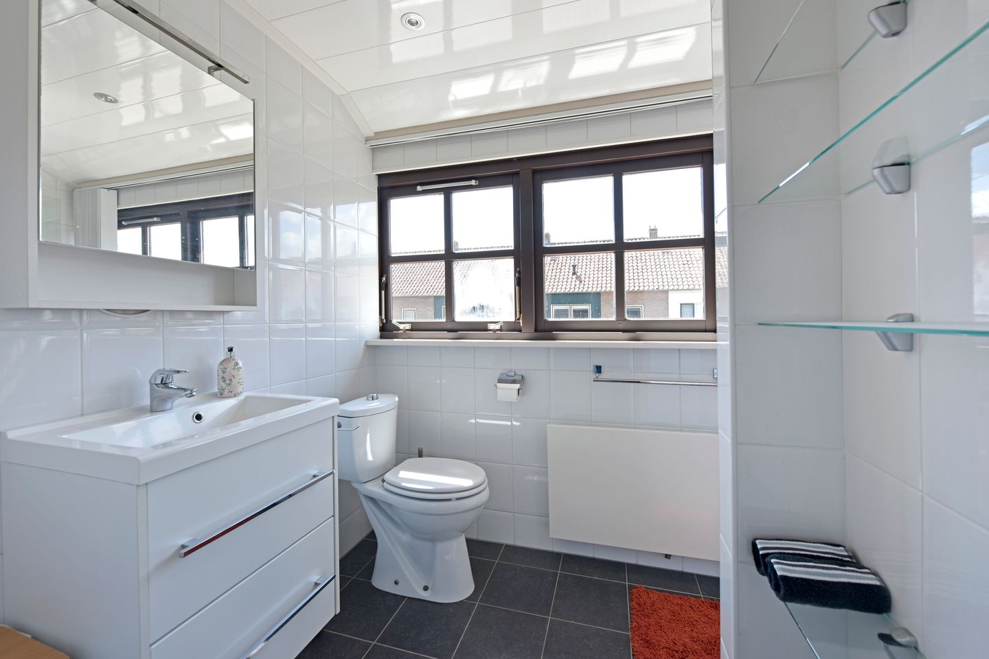 Photo 44 of Van der Leeplein 4