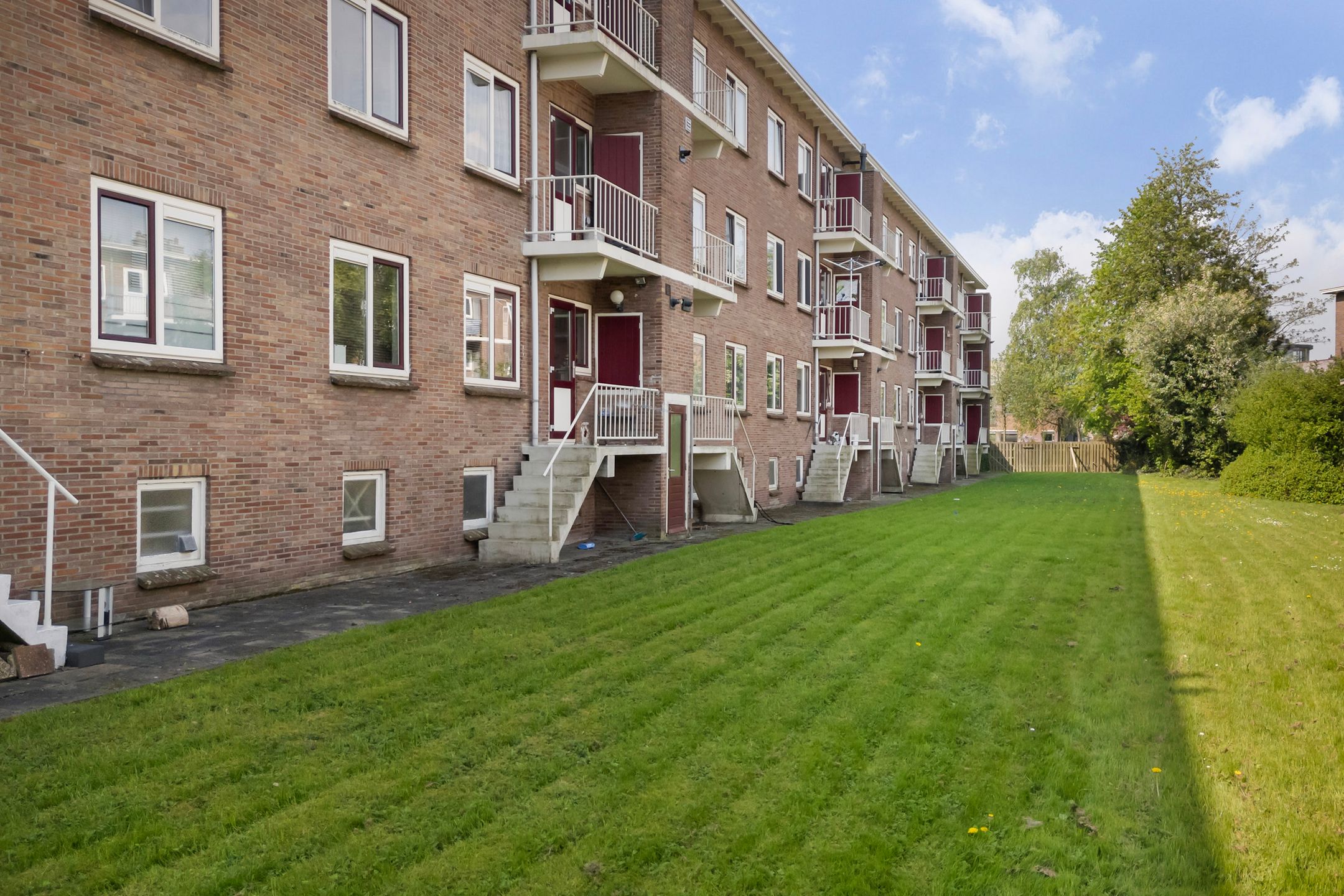 Foto 30 van Lijsterbesstraat 16-C