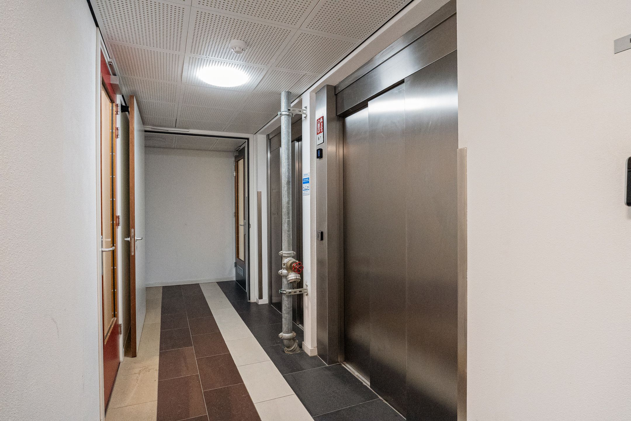 Foto 9 van Waldorpstraat 1772