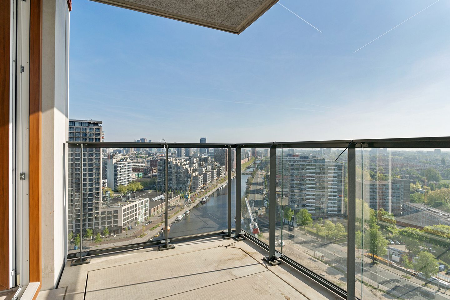 Foto 25 van Waldorpstraat 1772