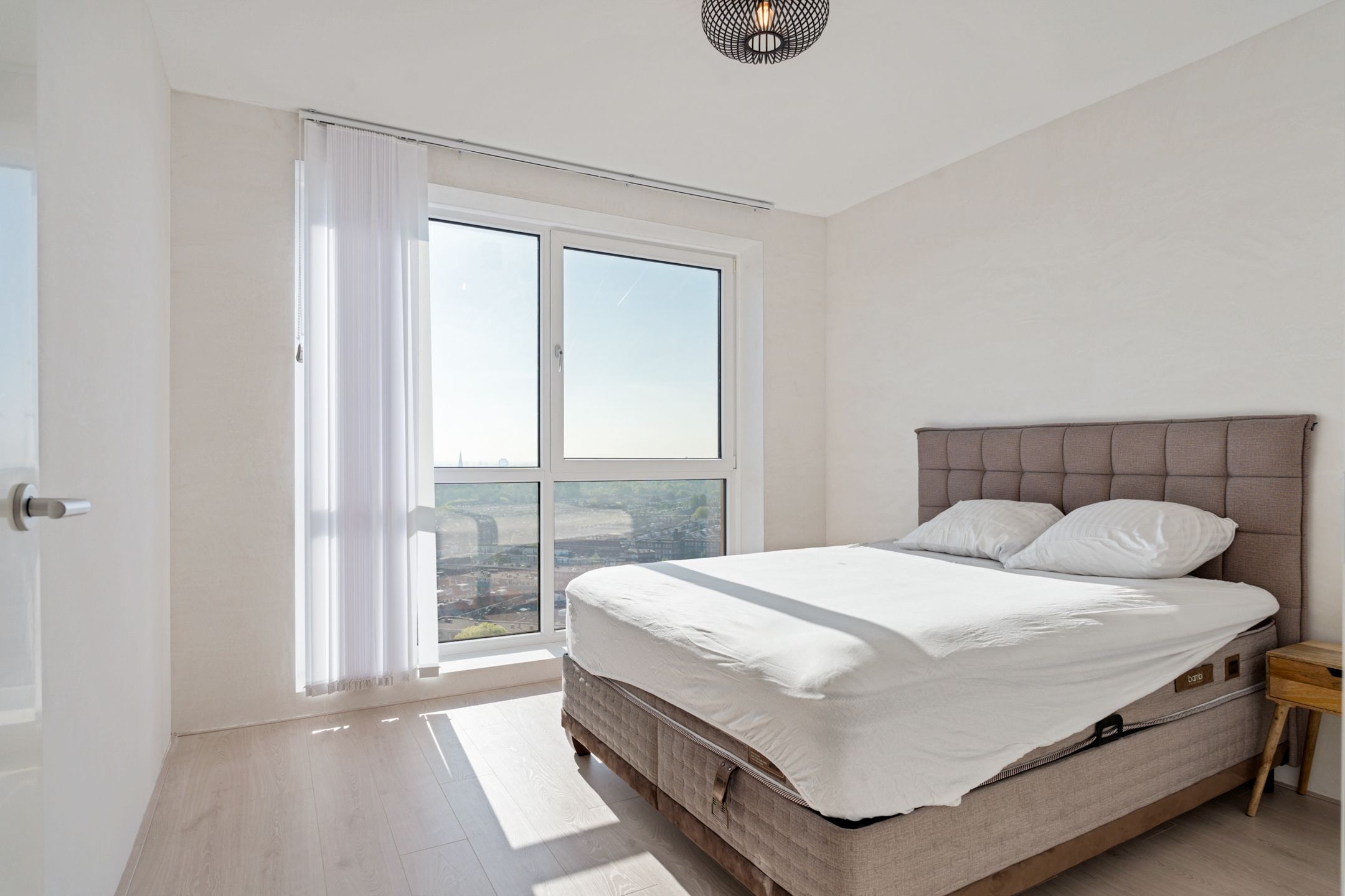 Foto 30 van Waldorpstraat 1772