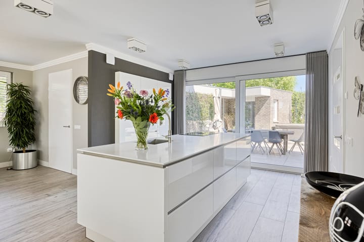 Photo 9 of Bernhardweg 34