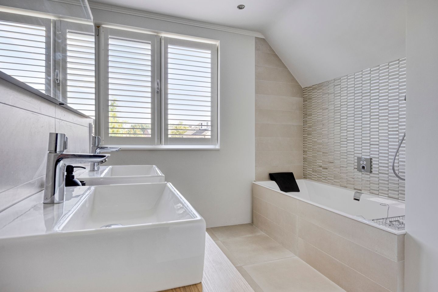 Foto 29 van Bernhardweg 34