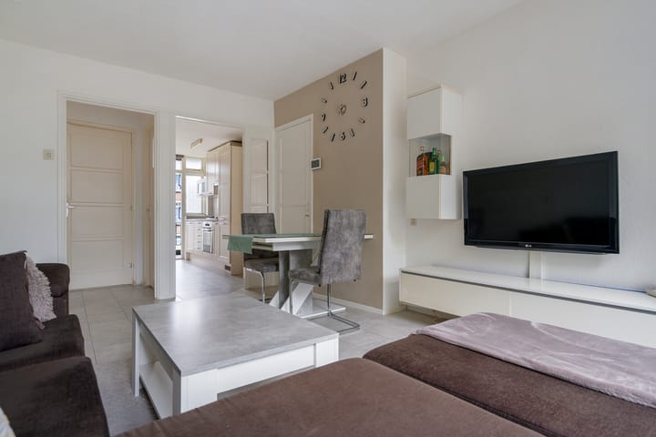 Photo 12 of Dwingelostraat 53