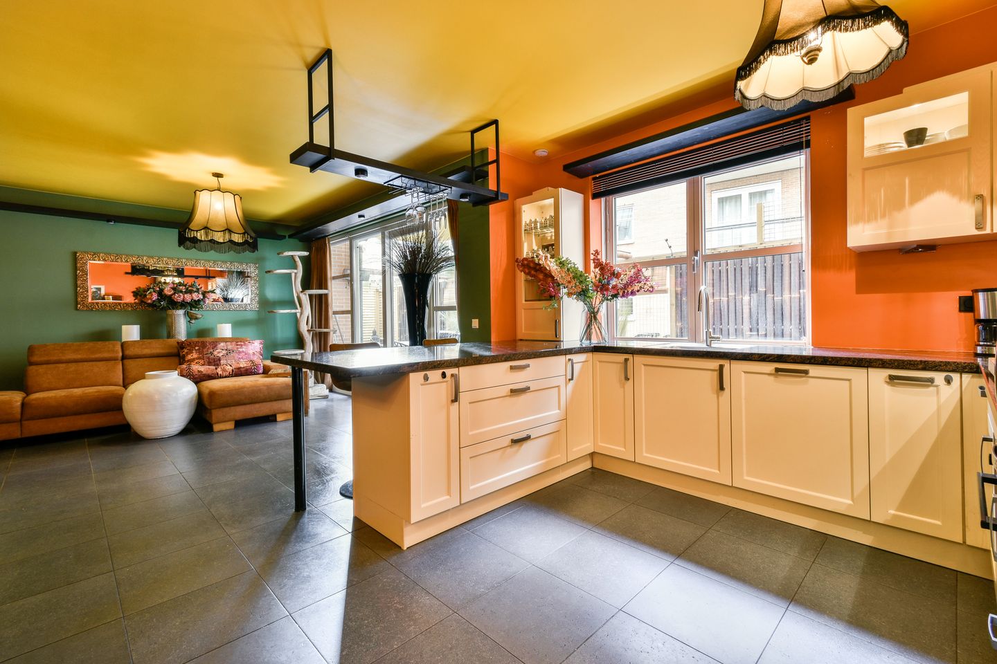 Foto 1 van Oranjestraat 12-F2