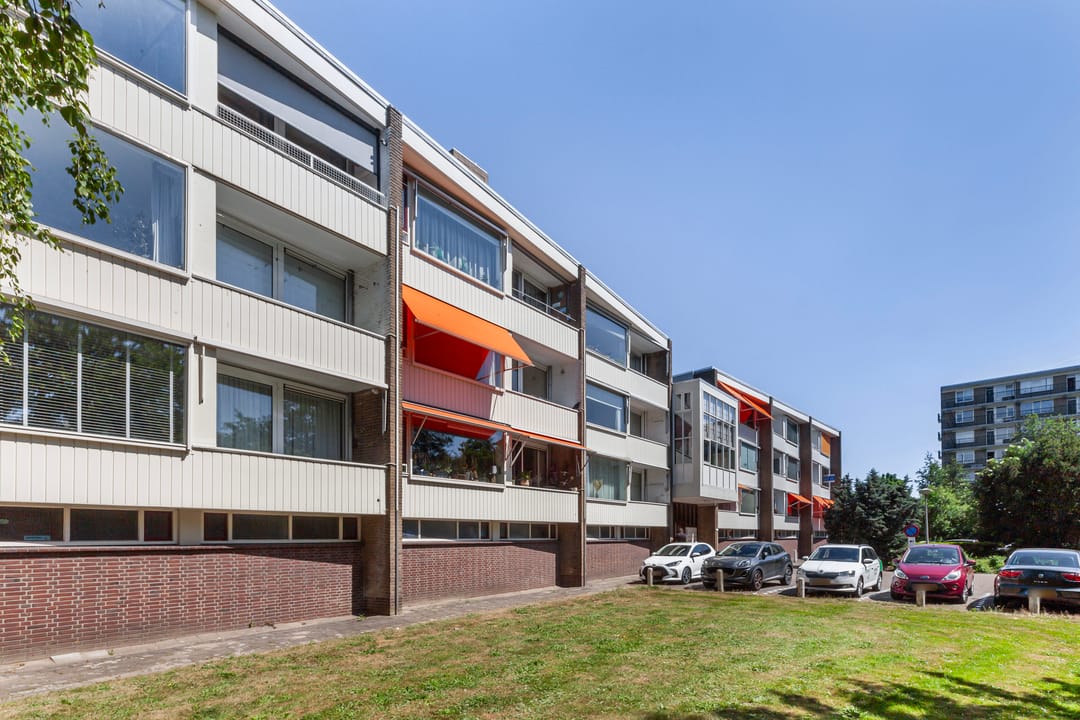 Photo 1 of Burgemeester A. van Walsumlaan 23