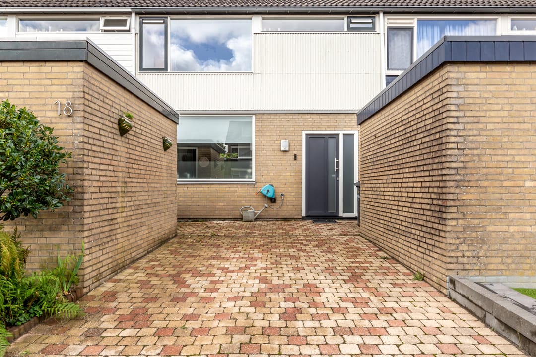 Foto 11 van Delta 18