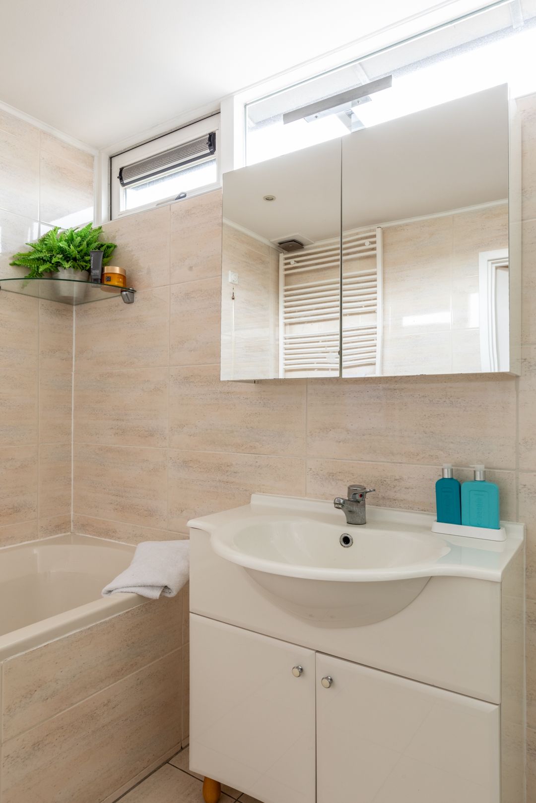 Foto 38 van Delta 18