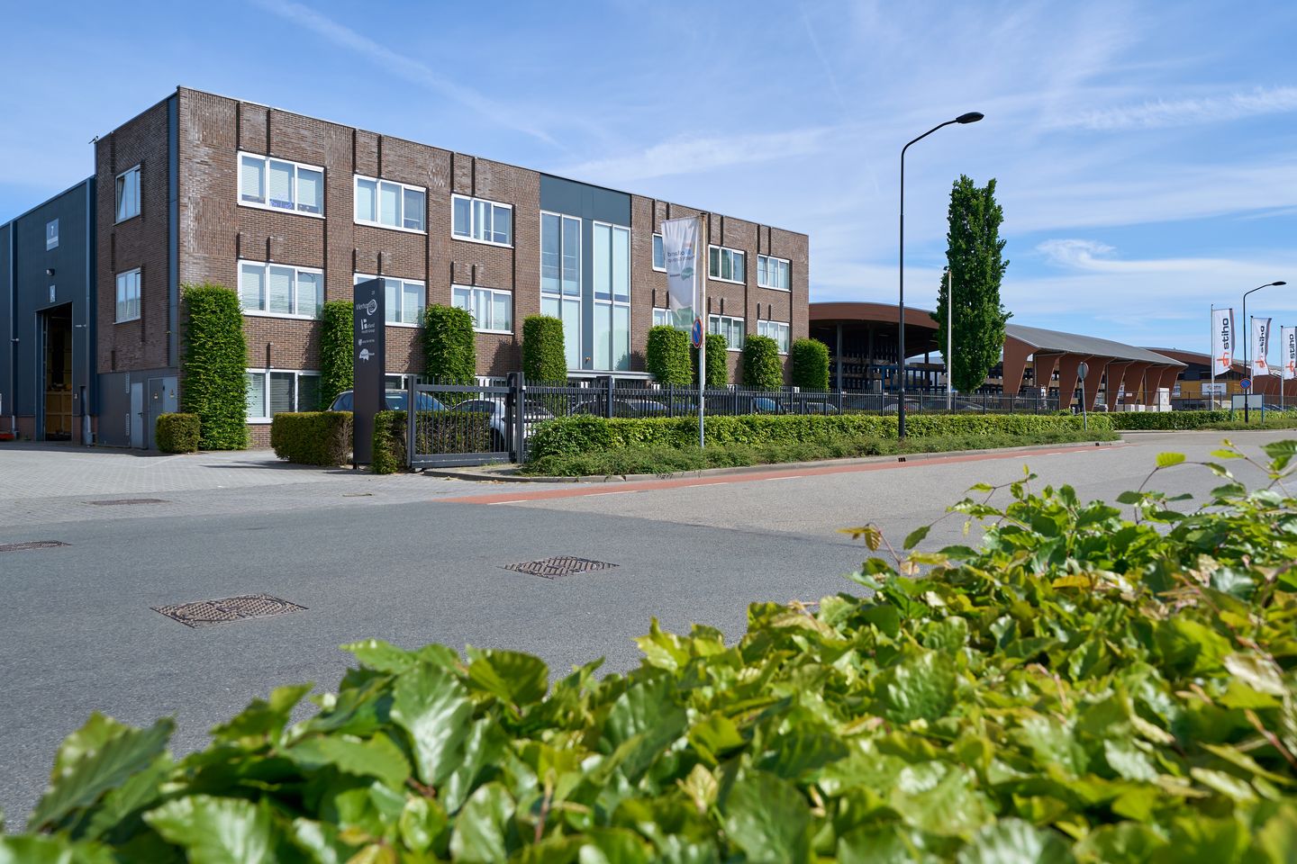 Bekijk foto 1 van Lokhorstweg 28