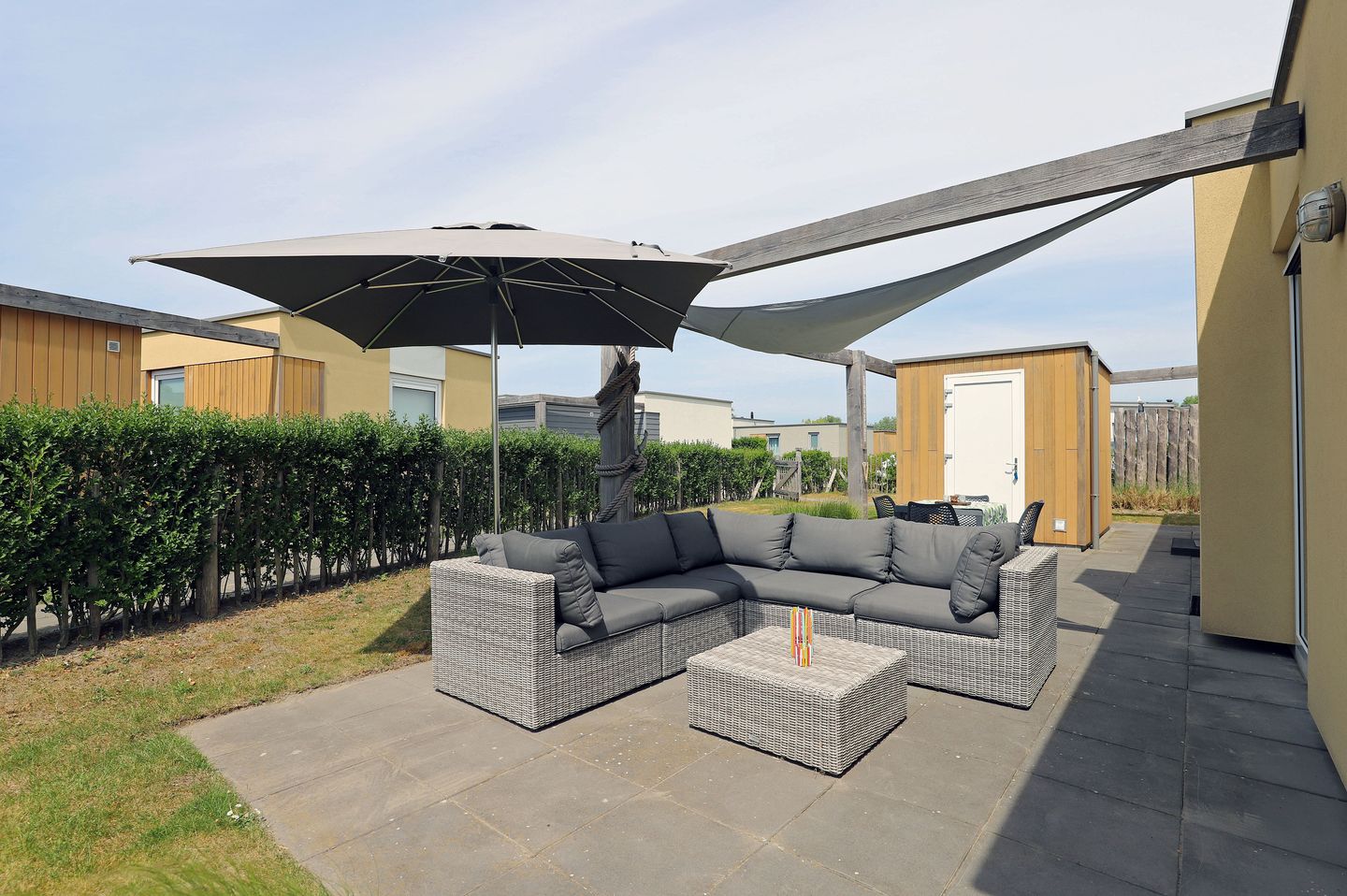 Foto 14 van Nieuwesluisweg 1-A834