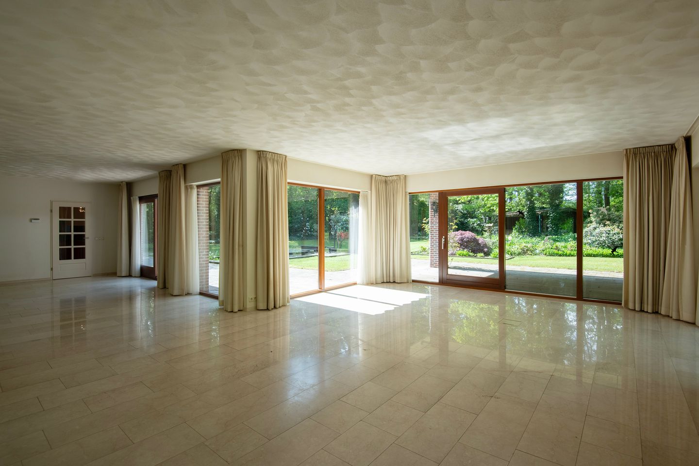 Foto 10 van Dr L E van Hoornlaan 16