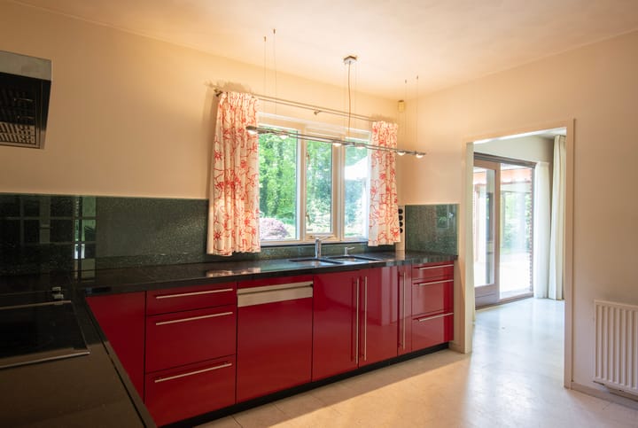 Photo 11 of Dr L E van Hoornlaan 16