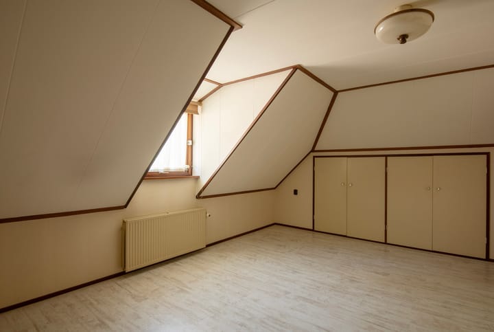 Photo 20 of Dr L E van Hoornlaan 16