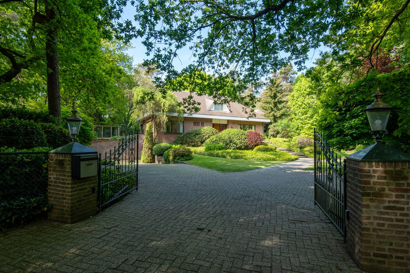 Foto 34 van Dr L E van Hoornlaan 16